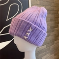 Gorro de punto grueso morado para mujer con detalle de costura cruzada para el invierno - Morado