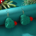 Weihnachtliche Strickhandschuh-Ohrringe in Grün und Rot für einen festlichen Look - Grüner Hut