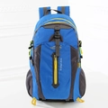 Zaino da trekking azzurro ad alta capacità con tasche laterali in rete e dettagli gialli - Blu