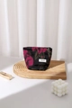 Details der Kosmetiktasche mit Vintage-Rosenmuster und goldenem Blumen-Reißverschluss - Trapezförmiges Jacquard Tragbar / Magenta Klein
