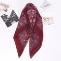Foulard en soie bordeaux à motif paisley vintage, carré de 70cm élégant et léger - 70*70cm / Bordeaux