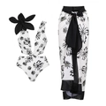 Bikini monospalla a fiori con pareo coordinato e grande decorazione floreale 3D nera - S / Set Costume Intero Bianco