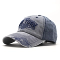 Detalle de gorra de béisbol vintage con bordado de New York y paneles de dos tonos - Gris