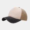 Dettaglio del cappello da baseball a tre colori con bordi usurati e cotone lavato vintage - Nero
