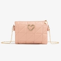 Petit sac bandoulière matelassé rose avec fermoir cœur doré et chaîne en métal - Rose