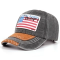 Detalle del parche de bandera americana y visera de ante en gorra gris lavado - Ajustable / gris oscuro