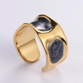 Anillo ancho dorado irregular con incrustación negra brillante de estilo minimalista - US 6 / Dorado