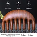 Handgefertigter Massagekamm aus Sandelholz mit fünf dicken, abgerundeten Zinken - Halbkreisförmiger Massagekamm Aus Golddraht