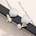 Elegante Blumenstecker mit weißen Perlen und gelben Blattakzenten für Damen - Weiße Tulpenperle (DZ-154)