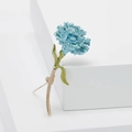 Spilla garofano artistica in smalto blu con stelo dorato su supporto geometrico - Blu