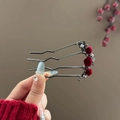 Épingle à cheveux en U avec roses rouges et perles blanches en argent vieilli - Pic à cheveux triple fleur floquée noir fusil