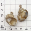 Pendaglio a conchiglia in acrilico marmorizzato marrone per gioielli fai-da-te e hobby - 1 Pezzo Conchiglia in Acrilico 21x31mm