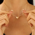 Collier avec pendentif cœur doré à texture d'empreinte digitale sur chaîne fine dorée - Cœur À Texture Empreinte Digitale (1KC Gold N-909)