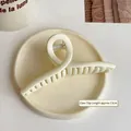 Creamy white matte large shark hair claw clip in a minimalist twisted design - 13cm / Off White