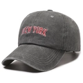 Gorra de béisbol gris lavado vintage con bordado rojo de New York y un estilo retro - Gris