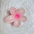 Pince à cheveux fleur de frangipanier rose dégradé en résine translucide avec clip 8cm - Rose Clair