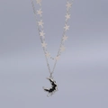 Collier double épaisseur en argent avec étoiles et pendentif lune en émail noir chic - Collier Étoile de Lune Noire Double Couche Argenté (1655)