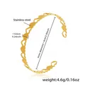Dettaglio del bracciale a cuore traforato in acciaio inossidabile placcato oro 18k - Design Traforato a Cuori Uniti (Z177) / Oro
