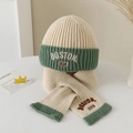 Detail of embroidered BOSTON 1630 logo on off-white and green knitted hat and scarf set - Set - Green