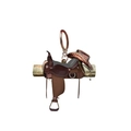Vue détaillée du porte-clés selle de western en acrylique avec chapeau de cowboy - Selle Fauve et Chapeau de Cowboy (5)