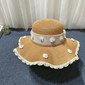 Summer straw sun hat for women with white lace edge and 3D daisy flower pearls - Wavy Brim Style / Khaki
