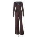 Dettaglio del set in maglia marrone scuro con maglia scollo a V e pantaloni larghi - S / Marrone