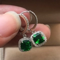 Orecchini in argento con pietre preziose verdi quadrate e zirconi brillanti - Verde
