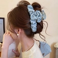Pinza per capelli in tessuto con motivo a cuori stile coreano indossata in casa calda - Pinza per Capelli in Tessuto con Cuore Celeste