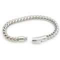 Pulsera cubana punk de acero de titanio plateado con cierre magnético sobre fondo blanco - 19cm / Color Acero