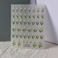 Détail macro de stickers ongles 5D lys calla blancs avec motif floral en relief texturé - Style Lis Calla (TS-033)