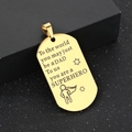 Primer plano de placa militar dorada de acero con grabado de superhéroe para el padre - Solo Colgante (Sin Cadena) / Dorado