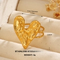 Goldener Herzring aus Edelstahl mit Hammerschlag-Textur und verstellbarer Öffnung - Gehämmertes Herz-Stil (ZN1480-955)
