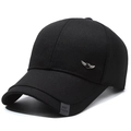 Gorra de béisbol negra clásica para hombre con emblema de ala plateada y etiqueta deportiva - Insignia de Alas / Insignia de Alas Negro