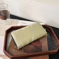 Elegante saliegroene lange fluwelen portemonnee met geplooide zijden textuur en rits - Groen