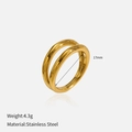 Detalle de anillo doble de acero dorado de 17mm con especificaciones de peso de 4,3g - US 7 / Anillo de Doble Banda