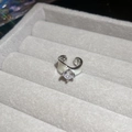 Dettaglio del polsino per orecchio in argento con smalto bianco e zircone lucido - 2# Smalto Bianco Zirconia Singola Stile Elegante (Singolo)