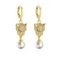Pendientes de leopardo dorados con circonitas, ojos verdes y un gran colgante de perla - Dorado (43376)