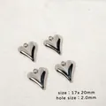 Set di quattro ciondoli a cuore argento per gioielli DIY in acciaio inox 17x20mm - Cuore Appuntito