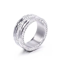 Breiter Edelstahlring in Silber mit gehämmerter Kante und doppelreihigen Zirkoniasteinen - US 7 / Silber(KR37210-K)