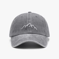 Gorra de béisbol de algodón lavado gris oscuro con bordado de montaña en color blanco - Ajustable / Gris humo