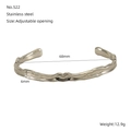 Brazalete abierto de acero inoxidable plateado con textura martillada irregular para mujer - Oro de 18K / Color Acero