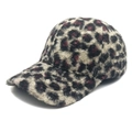 Primer plano de la textura cálida de lana de cordero con estampado de leopardo en gorra - Estilo de Seis Paneles Parte Superior Redonda Visera Curva / Leopardo Beige Negro Rojo (2#)