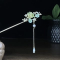 Traditionelle chinesische Haarnadel mit grünen Blüten und weißen Perlenquasten - Grün und Blau Blume Künstliche Perle Quaste (0988)