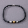 Pulsera de cuero trenzado negro para hombre con esfera dorada y cierre de acero plata - Collar (KN282876-TXH) / Dorado