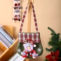 Detalle de bolsa de regalo de Navidad en fieltro verde con muñeco de nieve a cuadros - Muñeco de Nieve / Verde/Cuadros