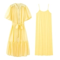 Detalle de vestido amarillo de dos piezas con volantes, mangas abullonadas y forro - XS / Top Y Pantalón / Amarillo