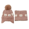 Détail d'ensemble bonnet et tour de cou en tricot rose avec motifs jacquard d'ours - Marron