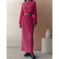 Completo due pezzi plissettato fucsia con crop top a maniche lunghe e gonna lunga - S / Rosa Rosso