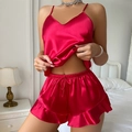 Zweiteiliger Damen Schlafanzug aus roter Seide mit V-Ausschnitt Top und Rüschenshorts - S / Rot