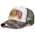 Detail der Trucker-Cap mit Camouflage-Schirm und grünem Mesh-Netzgewebe hinten - Verstellbar / Camouflage